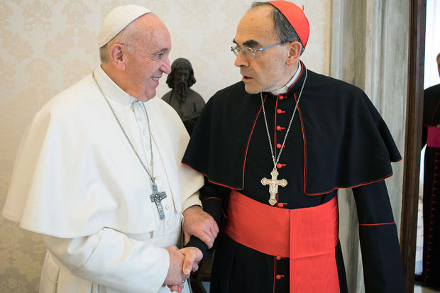 Pape-Barbarin Le pape refuse la démission du Cardinal Barbarin